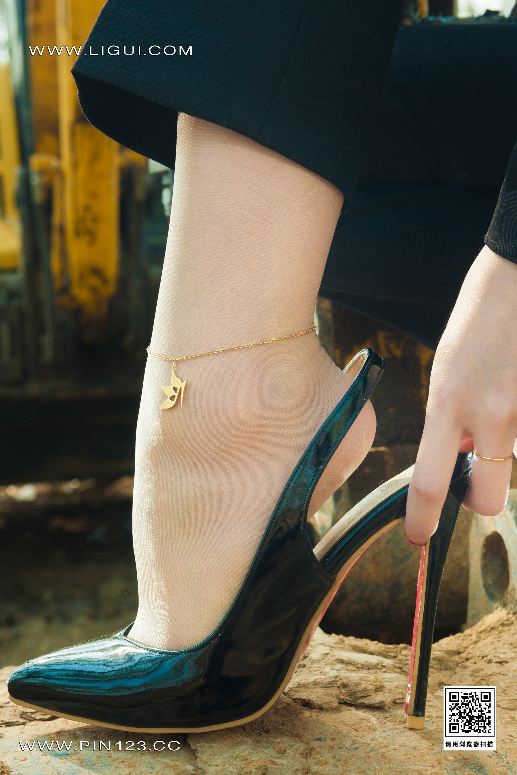 Ligui丽柜  2023.04.10 《野外柑丝》 心心